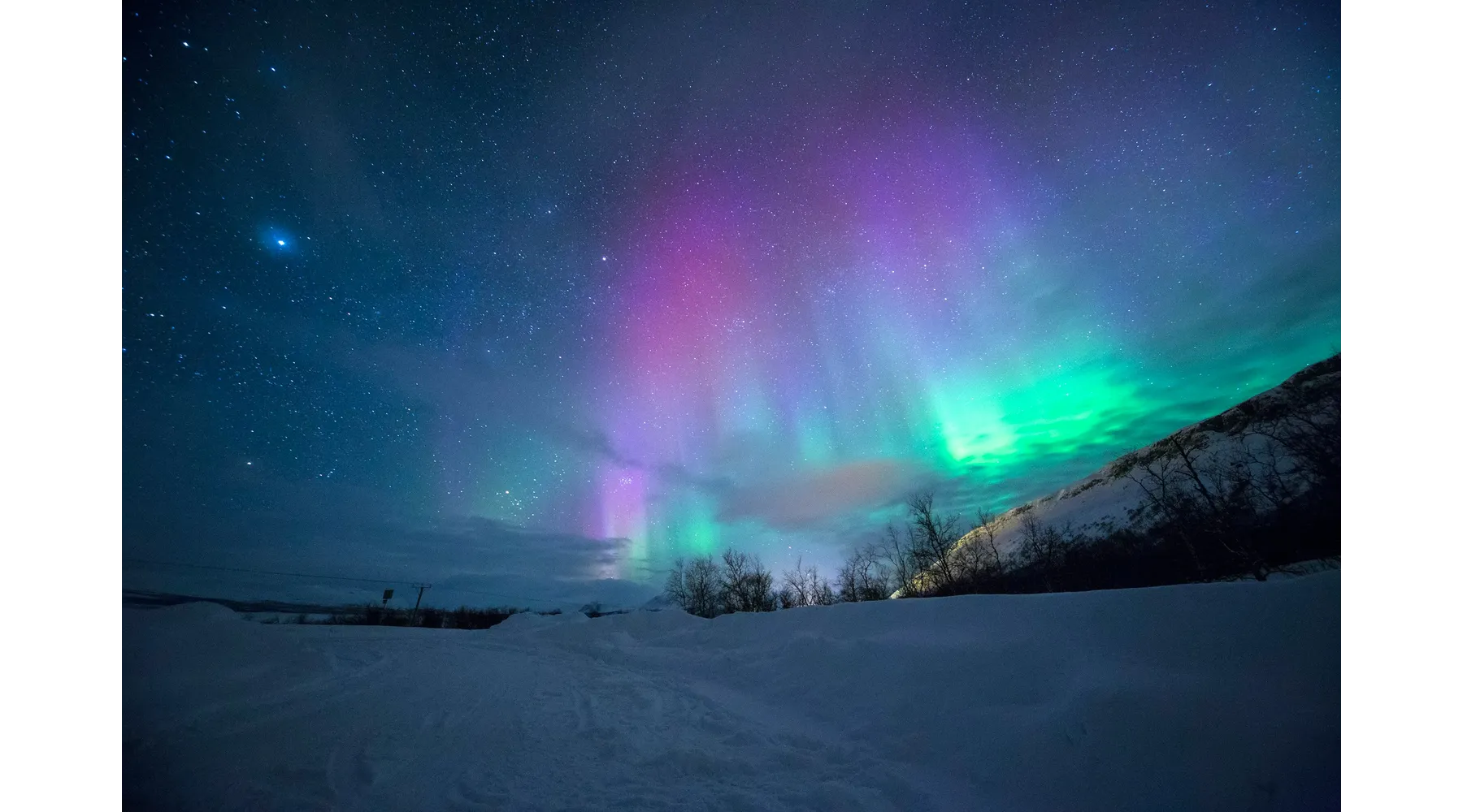 Northen Lights Chase Small  Group Tour With Hot Drink  & Photo Session