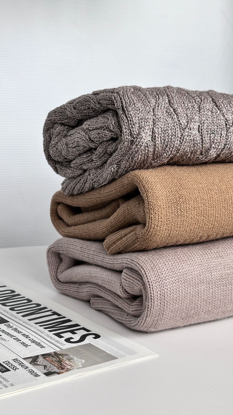 Softly knitted throw